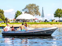 Luxury Villa With Outdoor Kitchen and Lake View