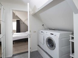 Luxury Villa With Outdoor Kitchen and Lake View