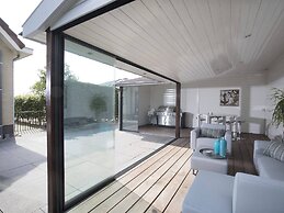 Luxury Villa With Outdoor Kitchen and Lake View