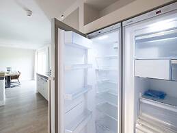 Luxury Villa With Outdoor Kitchen and Lake View