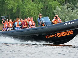 Luxury Villa With Outdoor Kitchen and Lake View