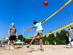 Luxury Villa With Outdoor Kitchen and Lake View