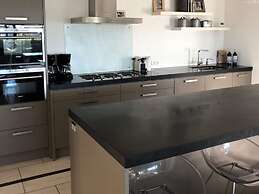 Atmospheric House With Play Space, at the Harbor