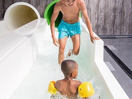 Atmospheric House With Play Space, at the Harbor
