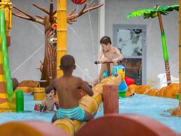 Atmospheric House With Play Space, at the Harbor