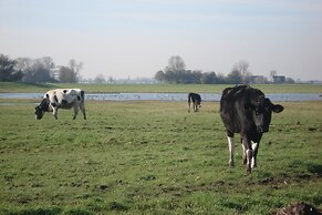 Idyllic Rural Home With Bikes