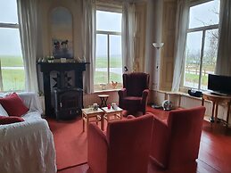 Idyllic Rural Home With Bikes