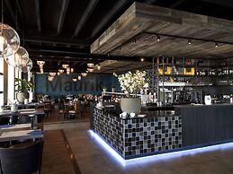 Modern Villa With a Nice Terrace, at the Marina