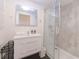 Cozy Chalet with Fireplace near Oosterschelde