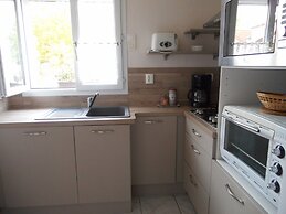 Holiday Home Folleville Near Asterix Park