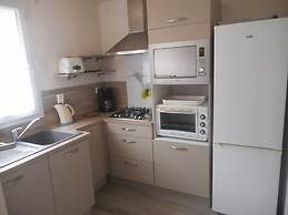 Holiday Home Folleville Near Asterix Park