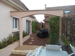 Holiday Home Folleville Near Asterix Park