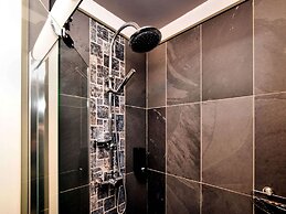 Villa With Heated Outdoor Pool and Sauna