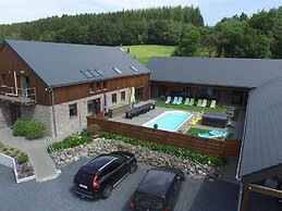 Villa With Heated Outdoor Pool and Sauna