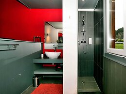 Villa With Heated Outdoor Pool and Sauna