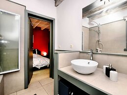 Villa With Heated Outdoor Pool and Sauna