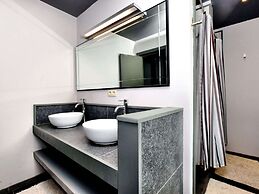 Villa With Heated Outdoor Pool and Sauna