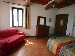 Farmhouse in Arbia Asciano With Pool