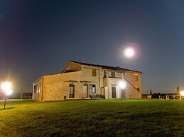 Farmhouse in Arbia Asciano With Pool