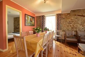 Apartment in Halenfeld-amel With Terrace