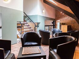 Luxurious Mansion in Neblon-le-pierreux With Pool