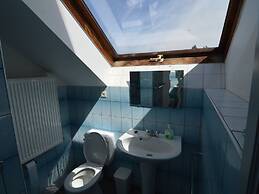 Apartment With Pool and Sauna