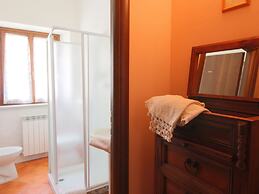 Villa ad Apecchio con Bosco