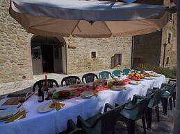 Villa ad Apecchio con Bosco