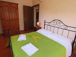 Villa ad Apecchio con Bosco