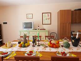 Villa ad Apecchio con Bosco