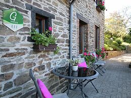 Cottage in Baillamont With Terrace