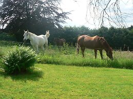 Cottage in Baillamont With Terrace