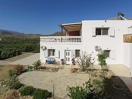 Beautiful Spacious Villa Near Makry Gialos