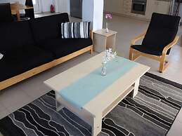 Beautiful Spacious Villa Near Makry Gialos