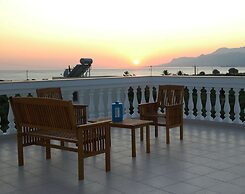 Villa in Makry Gialos Near Sandy Beach