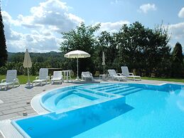 Belvilla by OYO Paladue