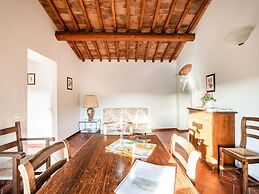 Apartment With Swimming Pool in San Casciano