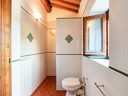 Apartment With Swimming Pool in San Casciano