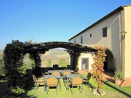 Apartment With Swimming Pool in San Casciano