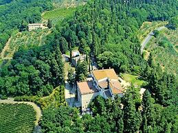 Apartment With Swimming Pool in San Casciano