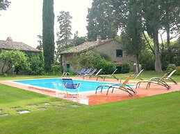 Apartment With Swimming Pool in San Casciano