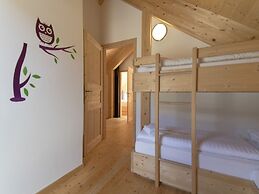 Inviting Chalet With Whirlpool