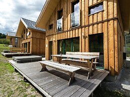 Inviting Chalet With Whirlpool