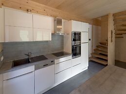 Inviting Chalet With Whirlpool