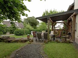 Comfortable Holiday Home Manderscheid With Garden