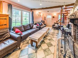 Charming Farmhouse in Brisy