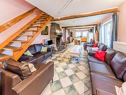 Charming Farmhouse in Brisy