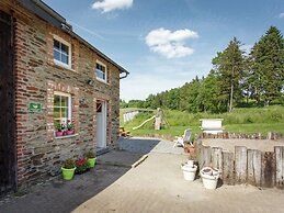 Beautiful Farmhouse in Brisy With Sauna