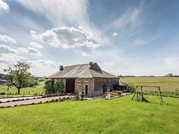 Beautiful Farmhouse in Brisy With Sauna