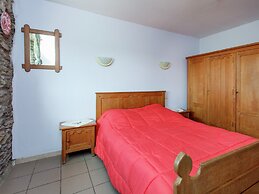 Beautiful Farmhouse in Brisy With Sauna